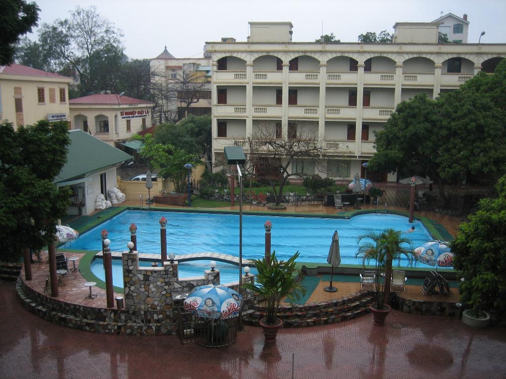 Bể bơi nhà khách quân đội 33 Phạm Ngũ Lão