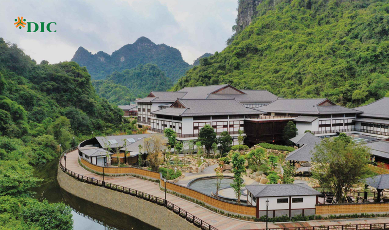 công nghệ bể bơi bốn mùa