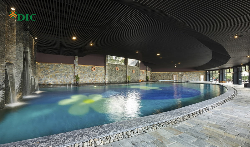 bể bơi bốn mùa