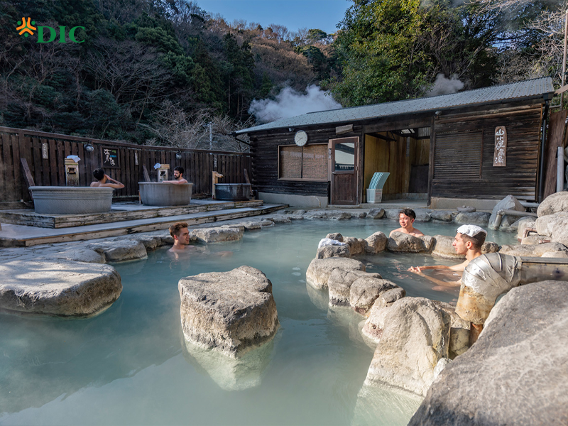 tắm onsen và tắm sento