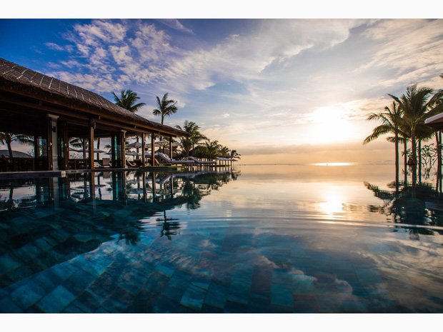 Top bể bơi vô cực đẹp nhất châu Á: Một khách sạn ở Cam Ranh được vinh danh, không thua kém đại diện từ Bali hay Maldives - Ảnh 7.