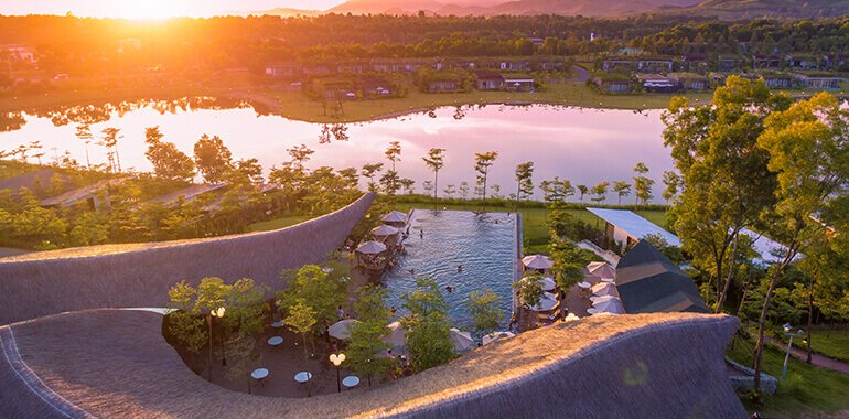 Bể bơi flamingo Đại Lải Resort