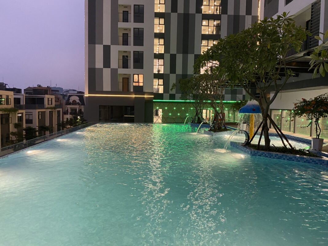 Hoàn thiện hệ thống công nghệ bể bơi vô cực, sân chơi nước chung cư Diamond Hill Bách Việt