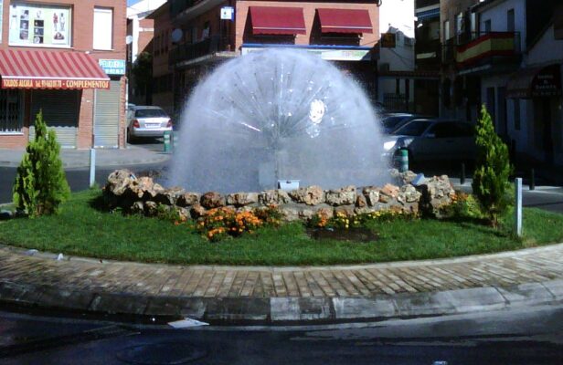 Vòi phun bán cầu nước