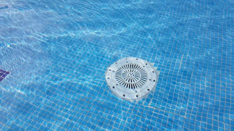 nắp thu đáy bể bơi