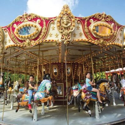 Cưỡi ngựa băng chuyền – Carousel horse Rides